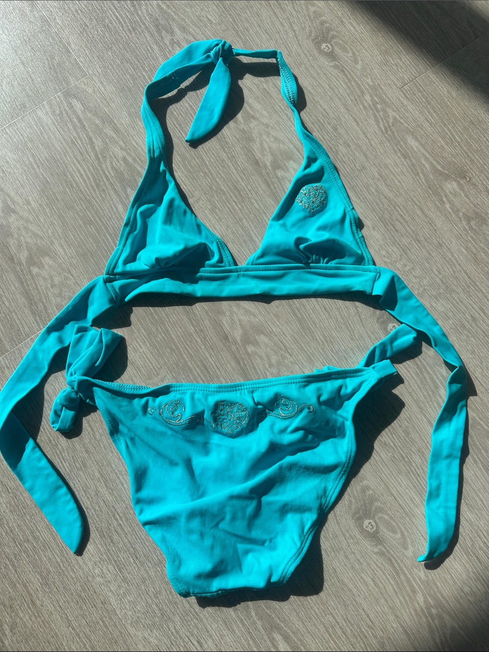 Turquoise Women’s Tie-Side Bikini Set. Preowned. Adjustable top n bottom